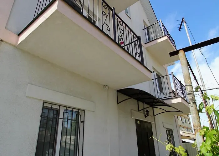 Apartament на 10 фонтана *