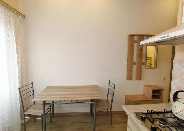 Apartament на 10 фонтана *